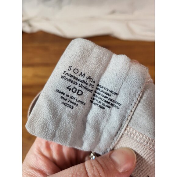 SOMA Embraceable FC Wireless Unlined Bra  Full Coverage Size 40D nude beige - Picture 4 of 4